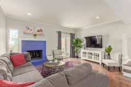 Luxury Townhouse in The Exclusive Biltmore Area - Image 4