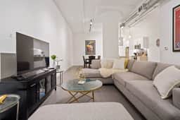 Luxury DTLA Suite w/ Rooftop Pool & Skyline Views - Image 2