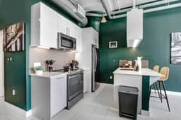 NYC-Style Loft with Rooftop Pool and Free Parking! - Image 5