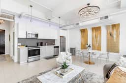 DTLA Elegance & Style (1 bdrm, Free Parking, Pool) - Image 5