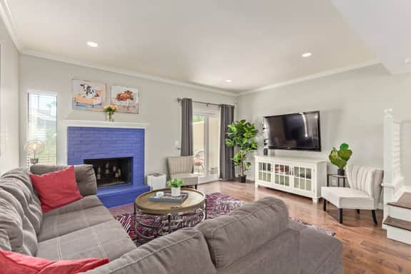Luxury Townhouse in The Exclusive Biltmore Area - Image 4