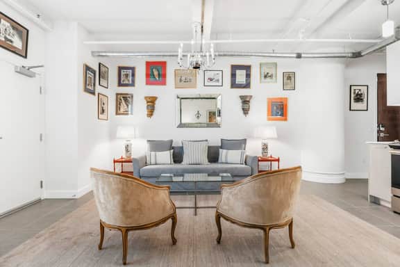 Comfort, Luxury & Value In DTLA! - Image 4