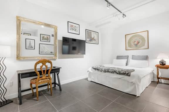 Comfort, Luxury & Value In DTLA! - Image 2