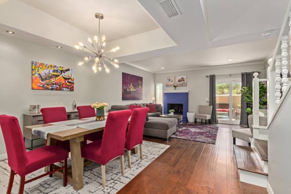 Luxury Townhouse in The Exclusive Biltmore Area - Image 1